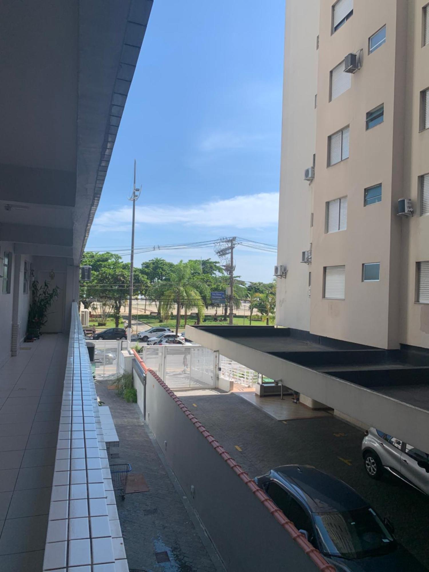 Em No Gonzaga Em Frente A Apartamento